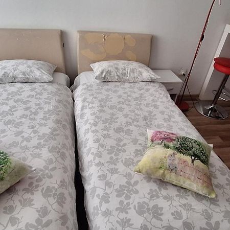 Klara Studio Apartman Split Bagian luar foto