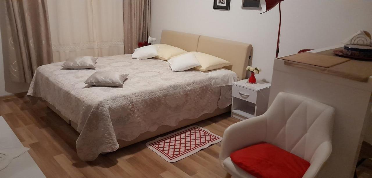 Klara Studio Apartman Split Bagian luar foto