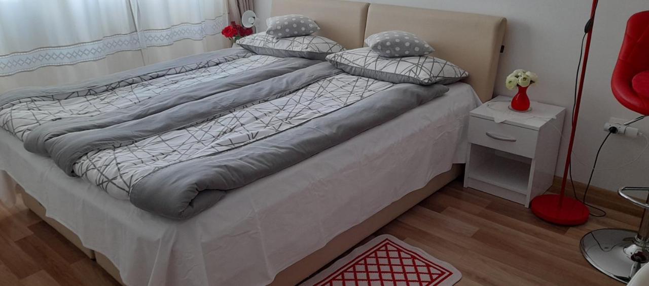 Klara Studio Apartman Split Bagian luar foto
