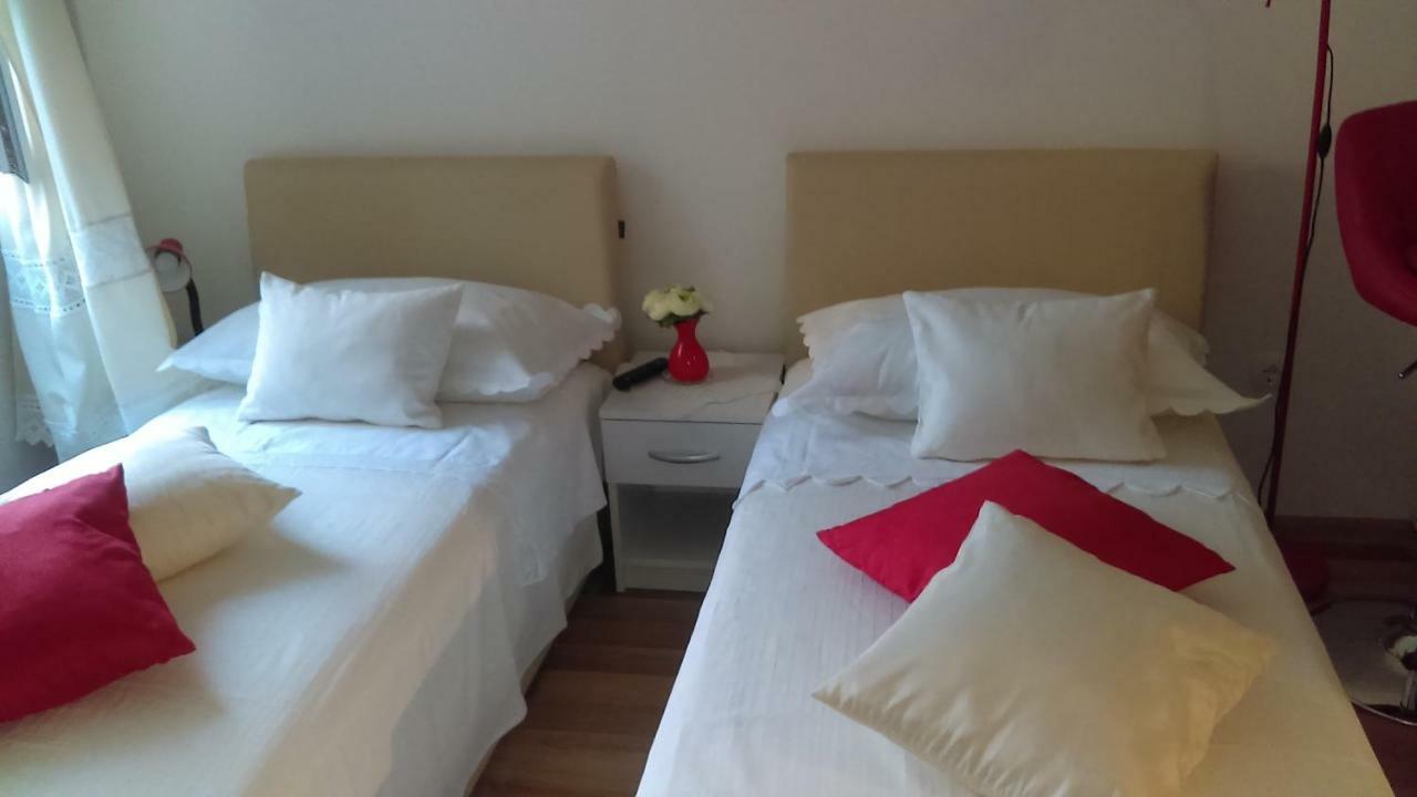 Klara Studio Apartman Split Bagian luar foto