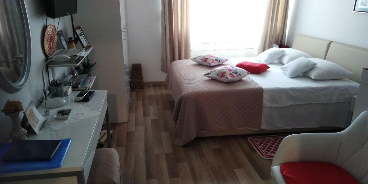 Klara Studio Apartman Split Bagian luar foto